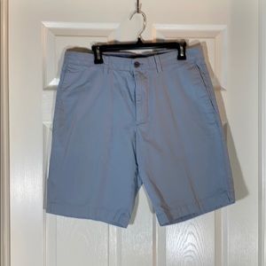 Light blue/gray men’s chino shorts size 34